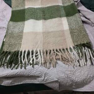 Rachel Ashwell The Farmhouse Throw